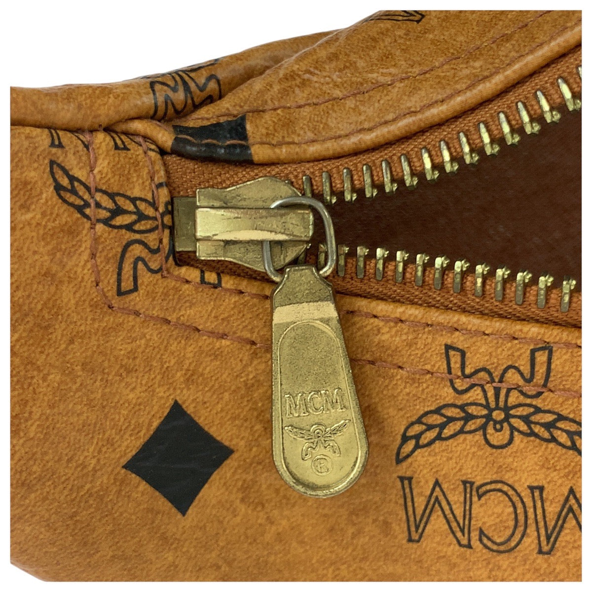 14768
MCM エム シー エム ヴィセトス ブラウン ゴールド金具 レザー ボディバッグ ウエストバッグ 男女兼用  レディース
