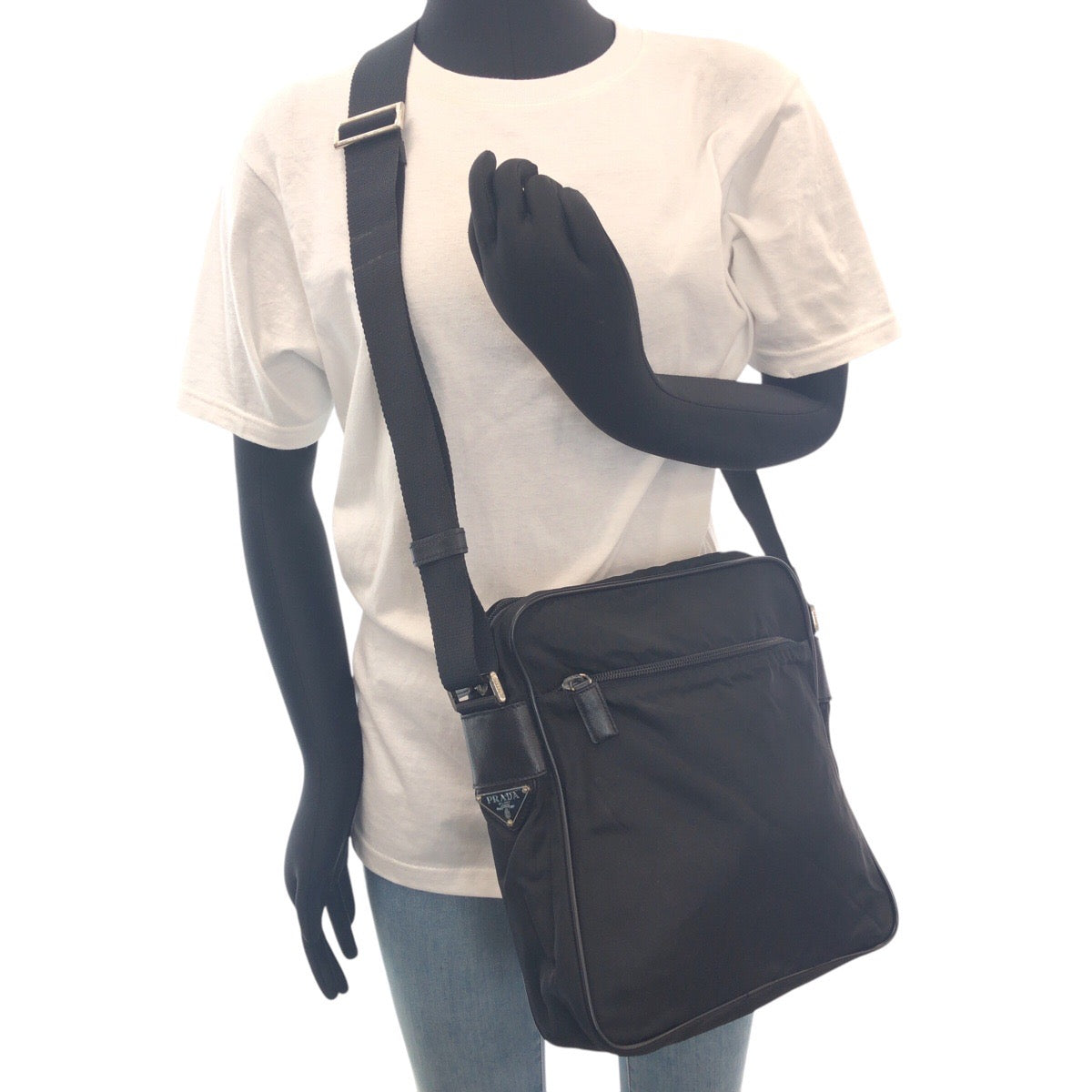 14815
PRADA プラダ テスート 三角ロゴプレート ブラック 黒 シルバー金具 ナイロン 斜め掛け ショルダーバッグ  レディース