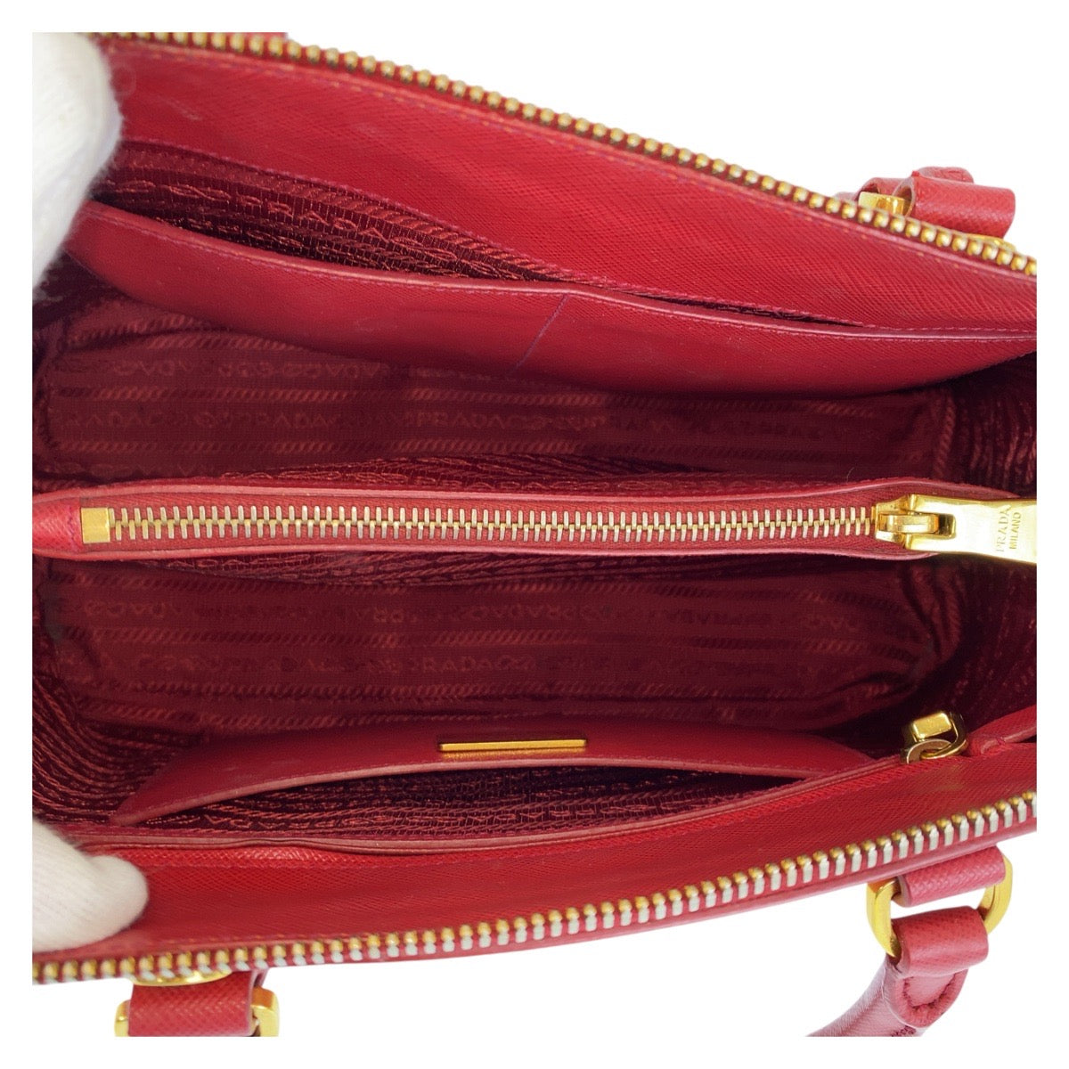 14823
PRADA プラダ サフィアーノ プロムナード 三角ロゴプレート レッド ゴールド金具 レザー ハンドバッグ  レディース ABP55