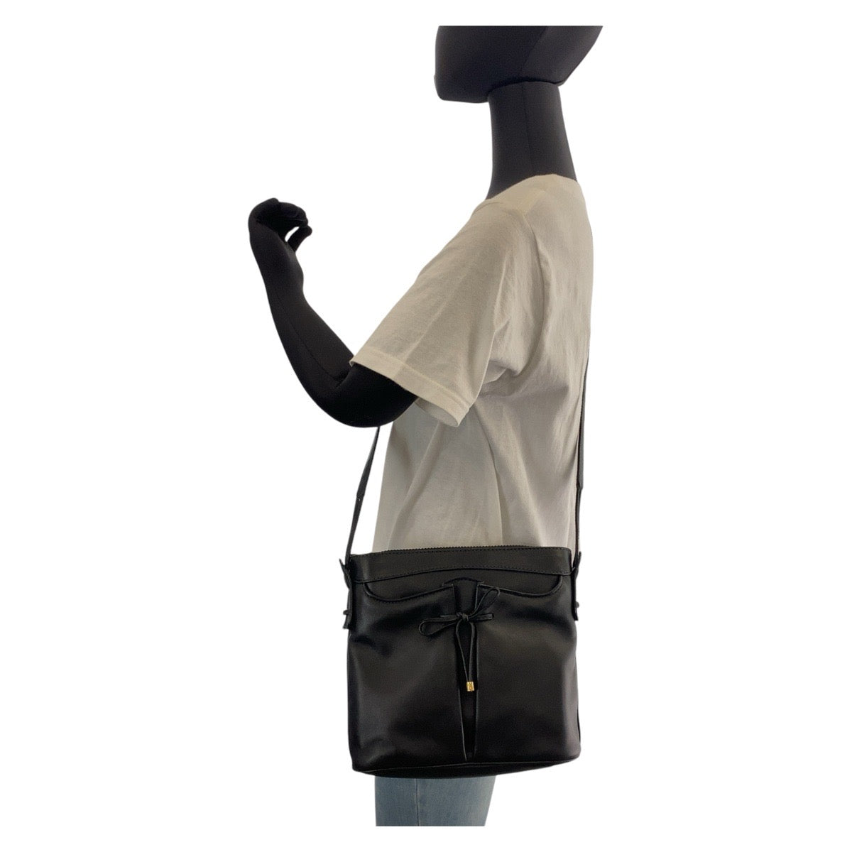 14846
CELINE セリーヌ ヴィンテージ ブラック 黒 ゴールド金具 レザー 斜め掛け ショルダーバッグ ポシェット  レディース A