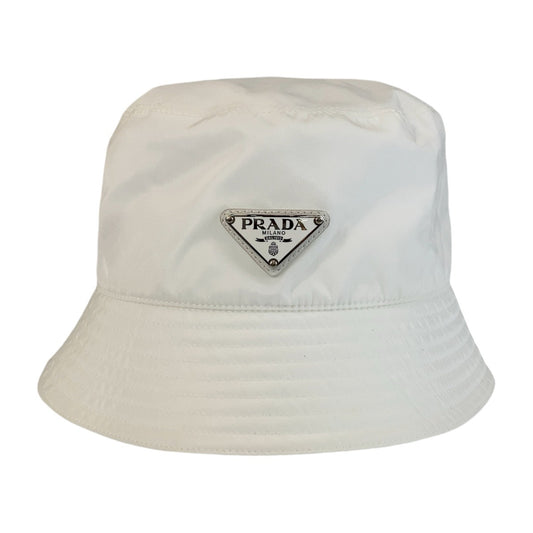 14853
PRADA プラダ テスート 三角ロゴプレート ホワイト 白 シルバー金具 ナイロン バケットハット  レディース A35