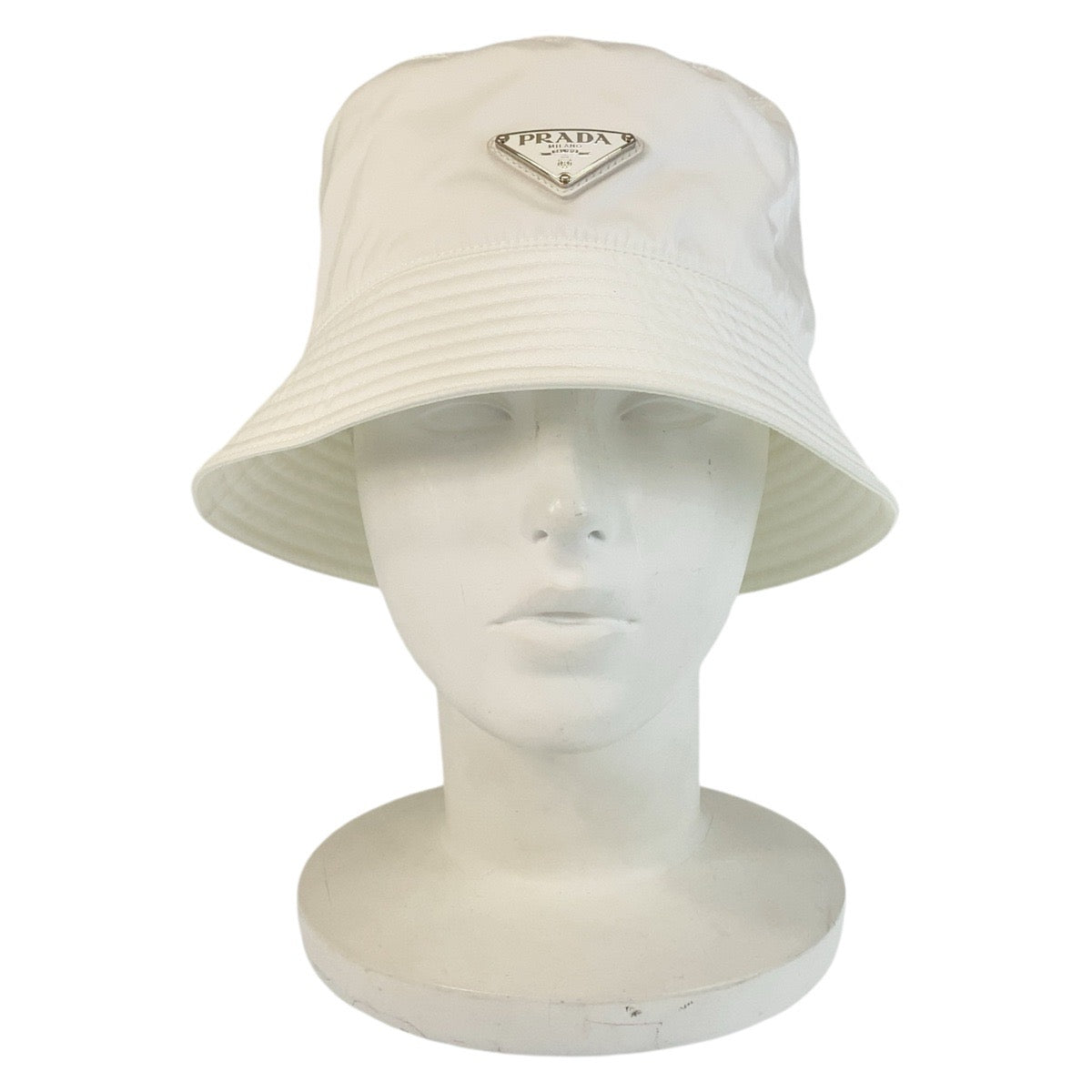 14853
PRADA プラダ テスート 三角ロゴプレート ホワイト 白 シルバー金具 ナイロン バケットハット  レディース A35