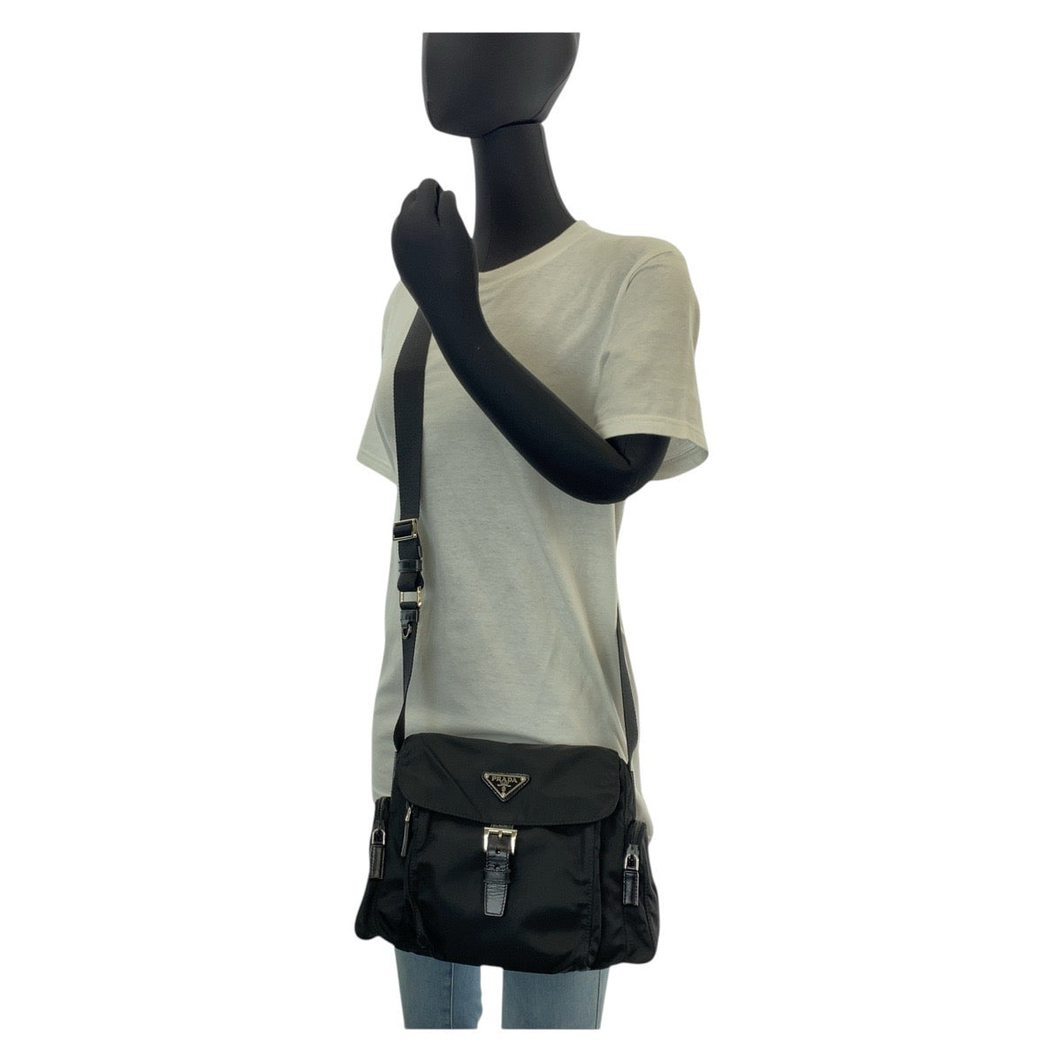 14878
PRADA プラダ テスート 三角ロゴプレート ブラック 黒 シルバー金具 ナイロン ショルダーバッグ メッセンジャーバッグ  レディース