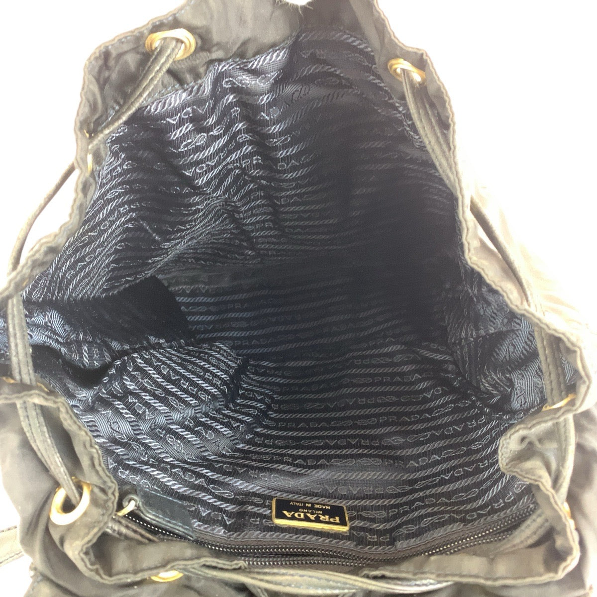 14896
PRADA プラダ テスート 三角ロゴプレート チェーンショルダー ブラック 黒 ゴールド金具 ナイロン / レザー リュック・デイパック バックパック  レディース