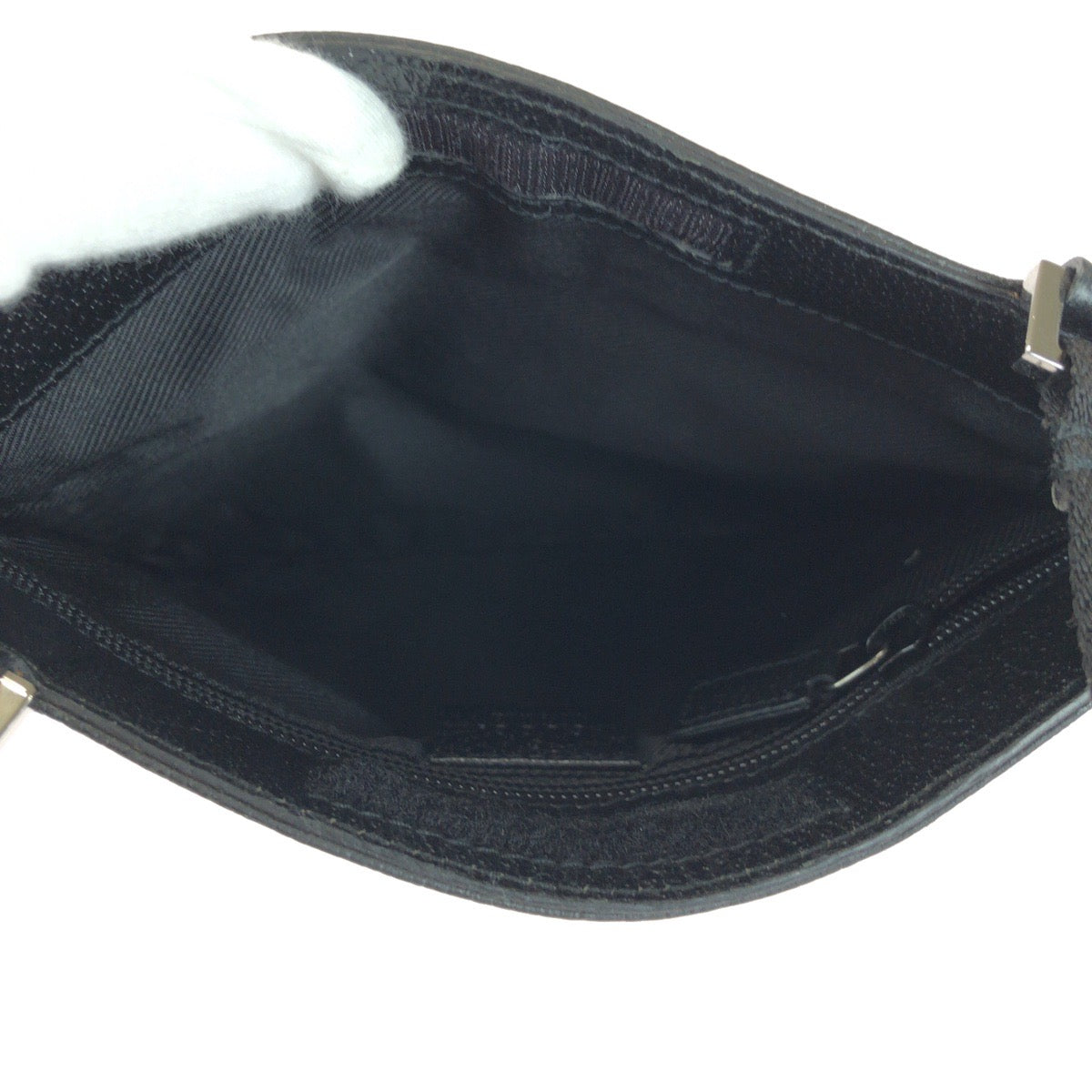 14898
GUCCI グッチ ブラック 黒 シルバー金具 GGキャンバス 27639 ショルダーバッグ ポシェット  メンズ