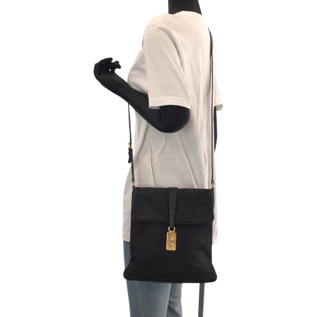 14910
PRADA プラダ テスート 三角ロゴプレート ブラック 黒 ゴールド金具 ナイロン ショルダーバッグ ポシェット  レディース ABP18
