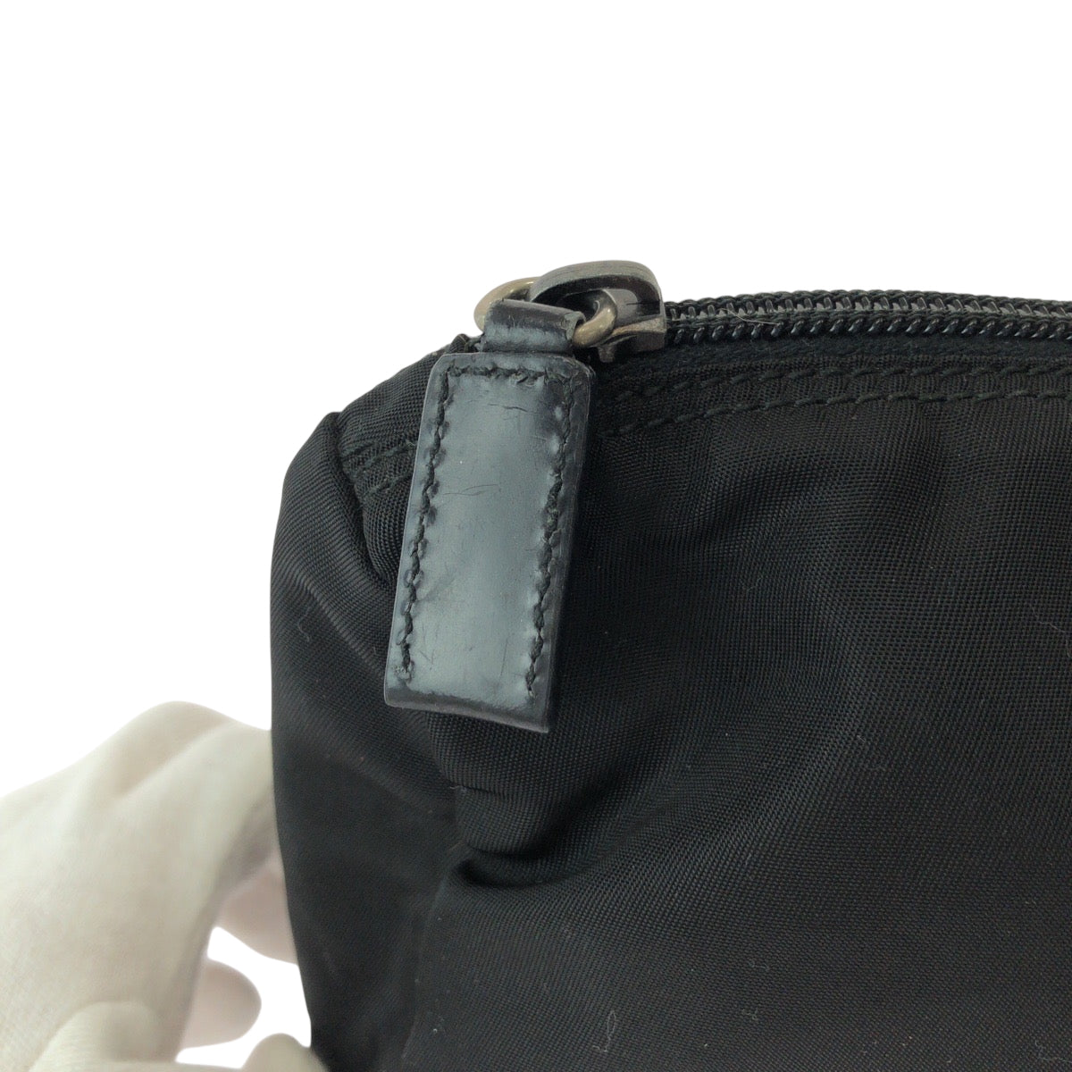 14954
PRADA プラダ テスート 三角ロゴプレート ブラック 黒 シルバー金具 ナイロン ポーチ 化粧ポーチ  レディース
