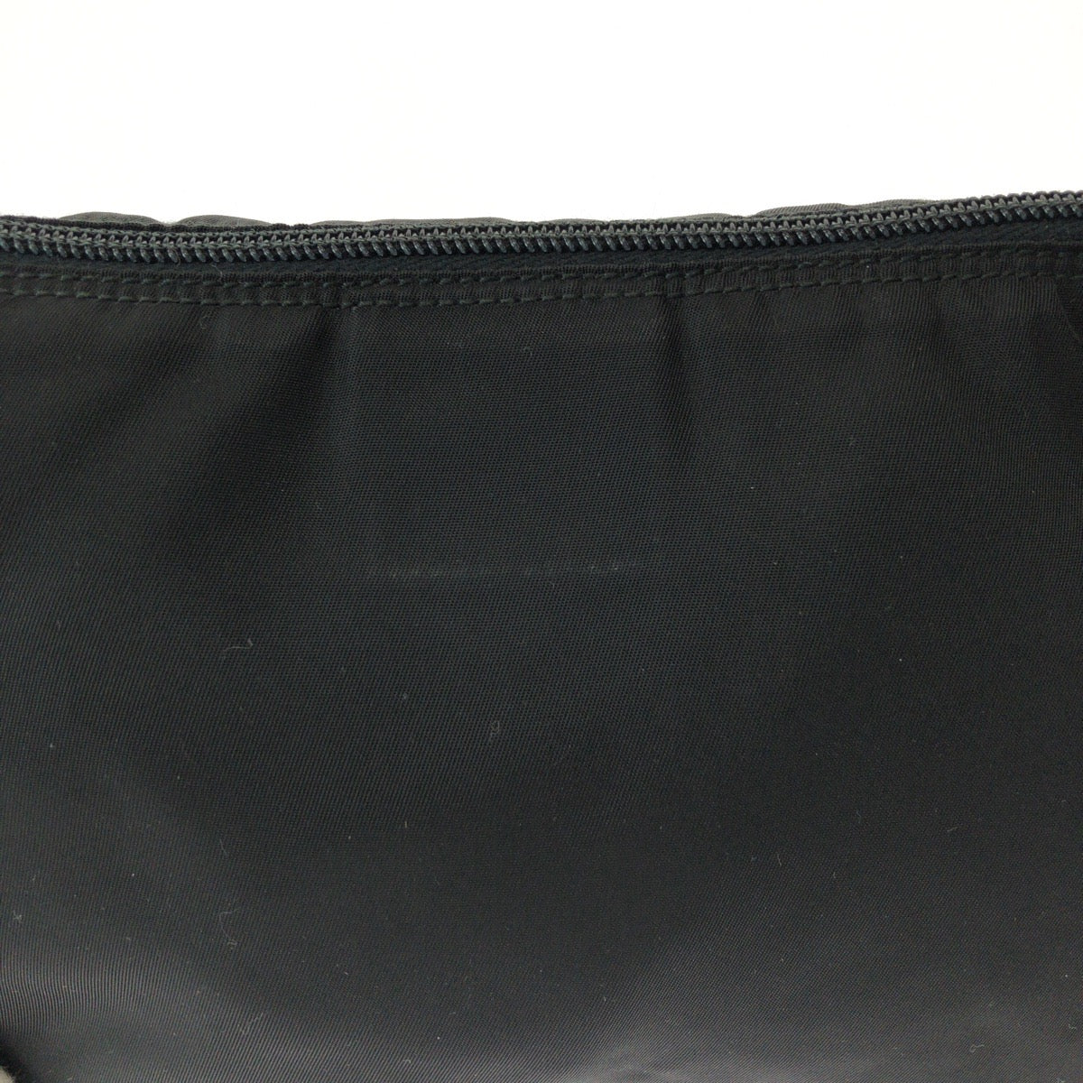 14954
PRADA プラダ テスート 三角ロゴプレート ブラック 黒 シルバー金具 ナイロン ポーチ 化粧ポーチ  レディース