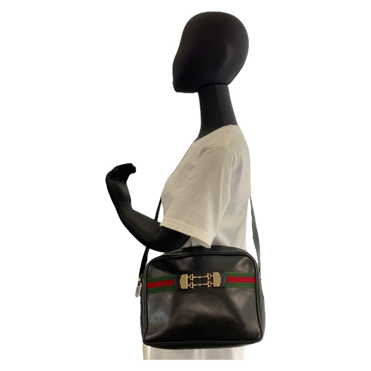 14983
GUCCI グッチ シェリーライン ブラック 黒 ゴールド金具 レザー ショルダーバッグ ポシェット  レディース