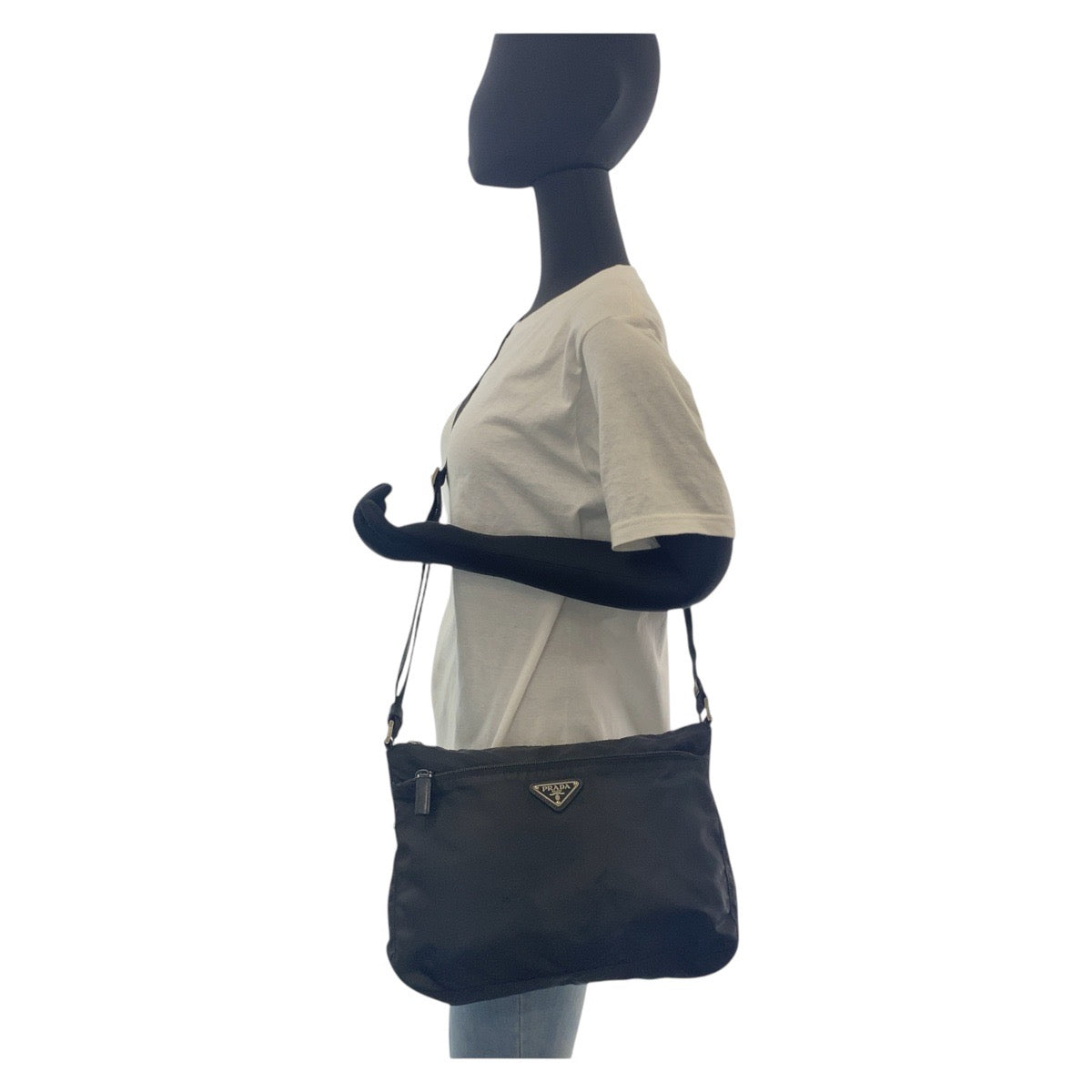 15008
PRADA プラダ テスート 三角ロゴプレート ブラック 黒 シルバー金具 ナイロン 斜め掛け ショルダーバッグ 男女兼用  メンズ AB38