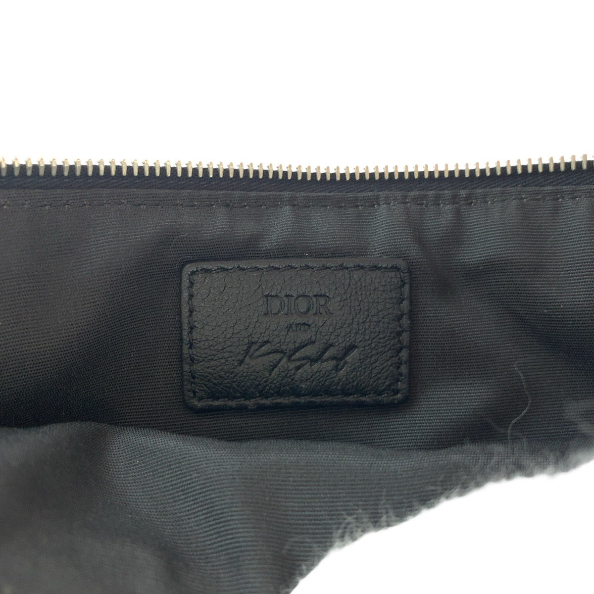 15127
Dior ディオール KENNY SCHARF ケニー シャーフ コラボ グラフィック ブラック マルチカラー シルバー金具 ナイロン クラッチバッグ ポーチ 男女兼用  レディース