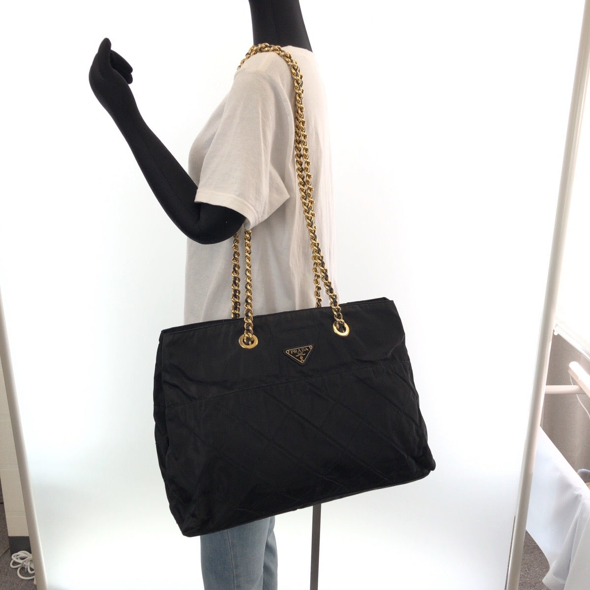15145
PRADA プラダ ヴィンテージ キルティング テスート 三角ロゴプレート ブラック 黒 ゴールド金具 ナイロン チェーントートバッグ ショルダーバッグ  レディース