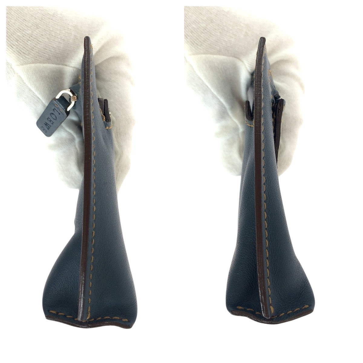 15190
LOEWE ロエベ 鏡付き ダークブルー シルバー金具 レザー ポーチ アクセサリーポーチ  レディース