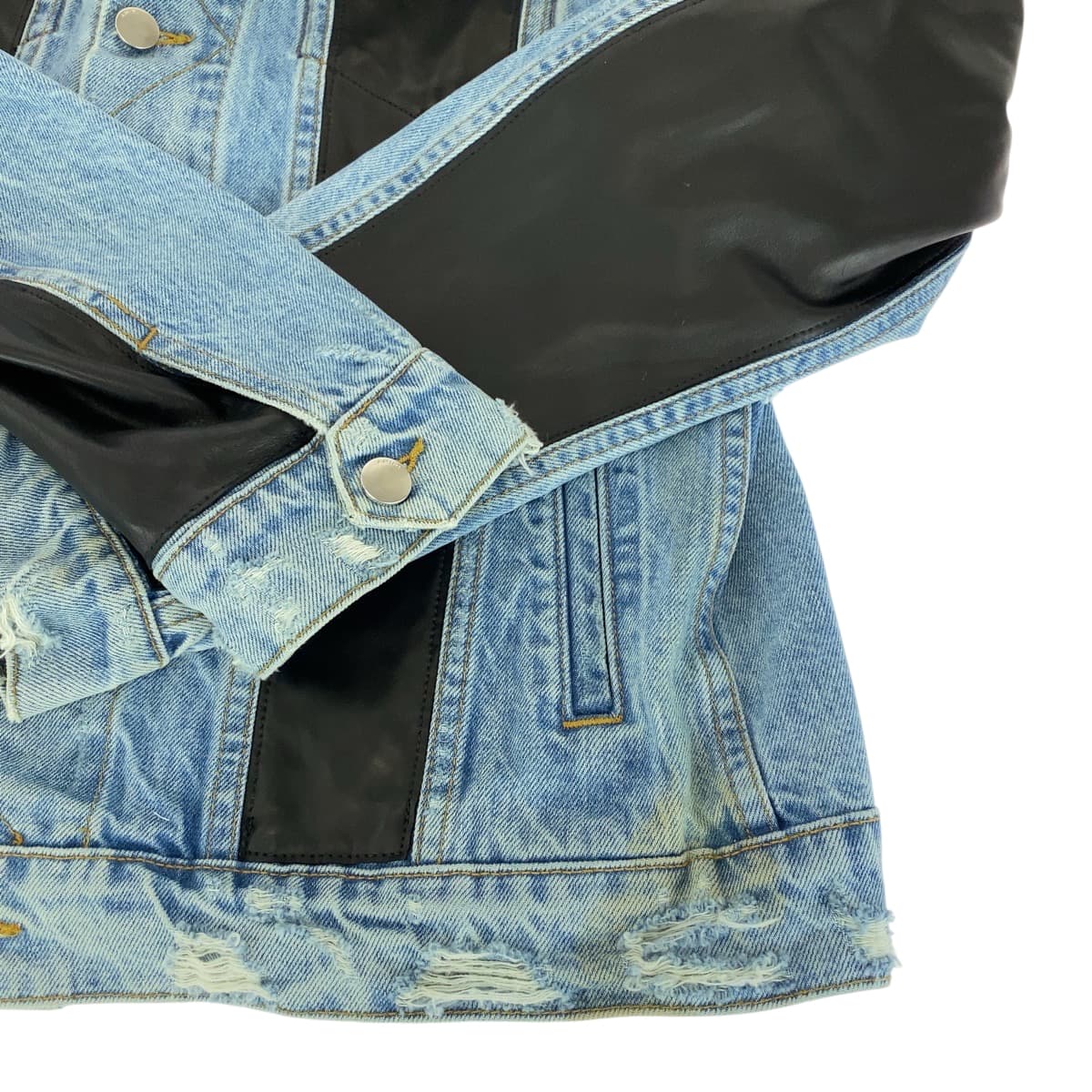 15215
AMIRI アミリ サイズL ブルー ブラック 黒 シルバー金具 デニム / レザー MOTRK LPL デニムジャケット バイカラー  メンズ