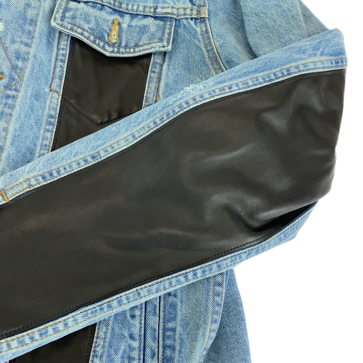 15215
AMIRI アミリ サイズL ブルー ブラック 黒 シルバー金具 デニム / レザー MOTRK LPL デニムジャケット バイカラー  メンズ