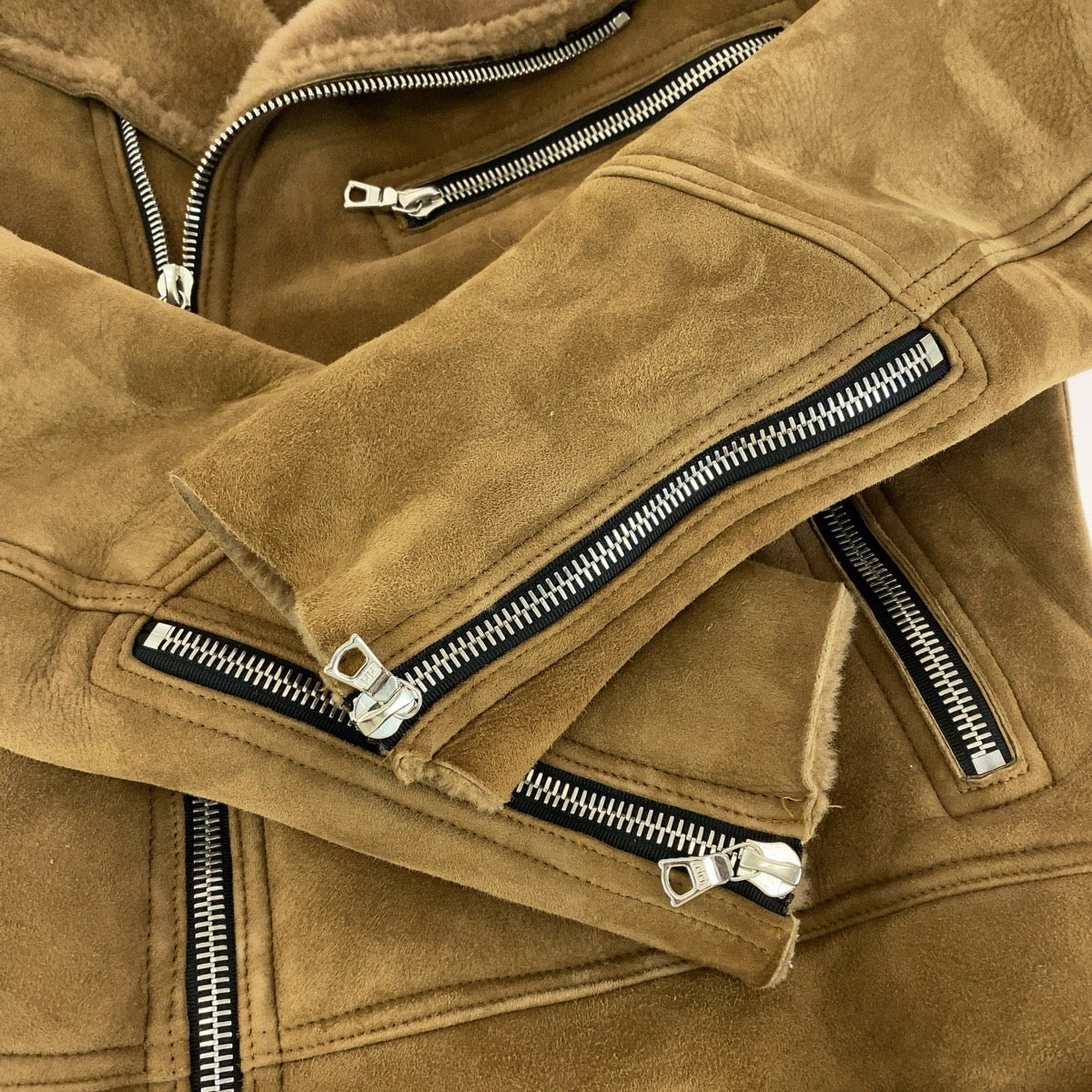 15217
AMIRI アミリ シープムートンレザーライダース サイズ38 ブラウン シルバー金具 ムートン MOBIK SHR ライダースジャケット ムートンジャケット  レディース A65