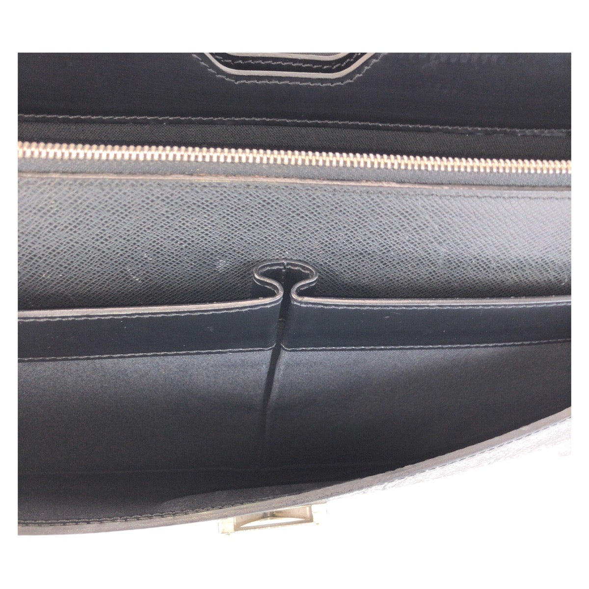 15227
LOUIS VUITTON ルイヴィトン タイガ ロブスト1 アルドワーズ ブラック 黒 シルバー金具 レザー M31052 ビジネスバッグ ブリーフケース  メンズ AB33