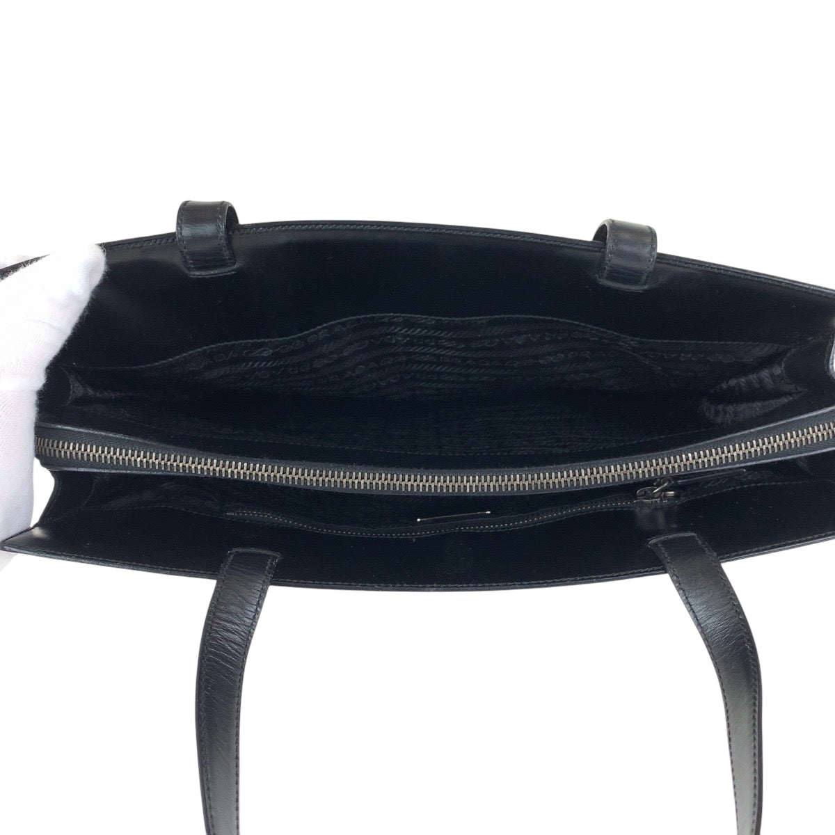 15261
PRADA プラダ ロゴ型押し ブラック 黒 ゴールド金具 レザー トートバッグ ショルダーバッグ  レディース