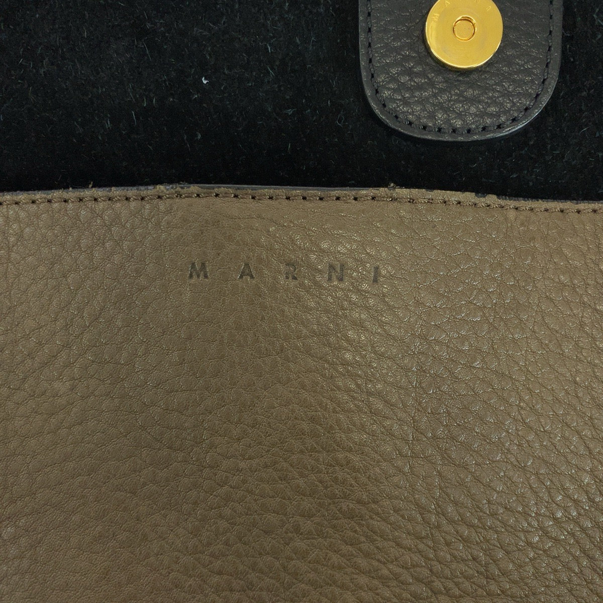 15269
MARNI マルニ ホーボー ブラウン ブラック 黒 ゴールド金具 レザー ワンショルダーバッグ 肩掛け  レディース