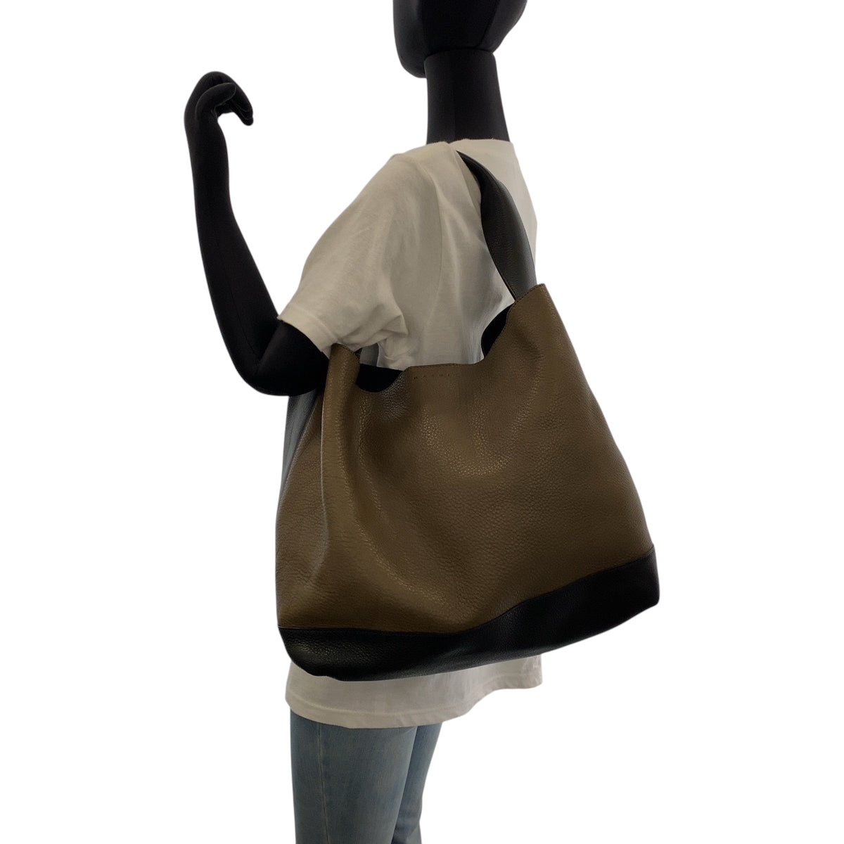 15269
MARNI マルニ ホーボー ブラウン ブラック 黒 ゴールド金具 レザー ワンショルダーバッグ 肩掛け  レディース