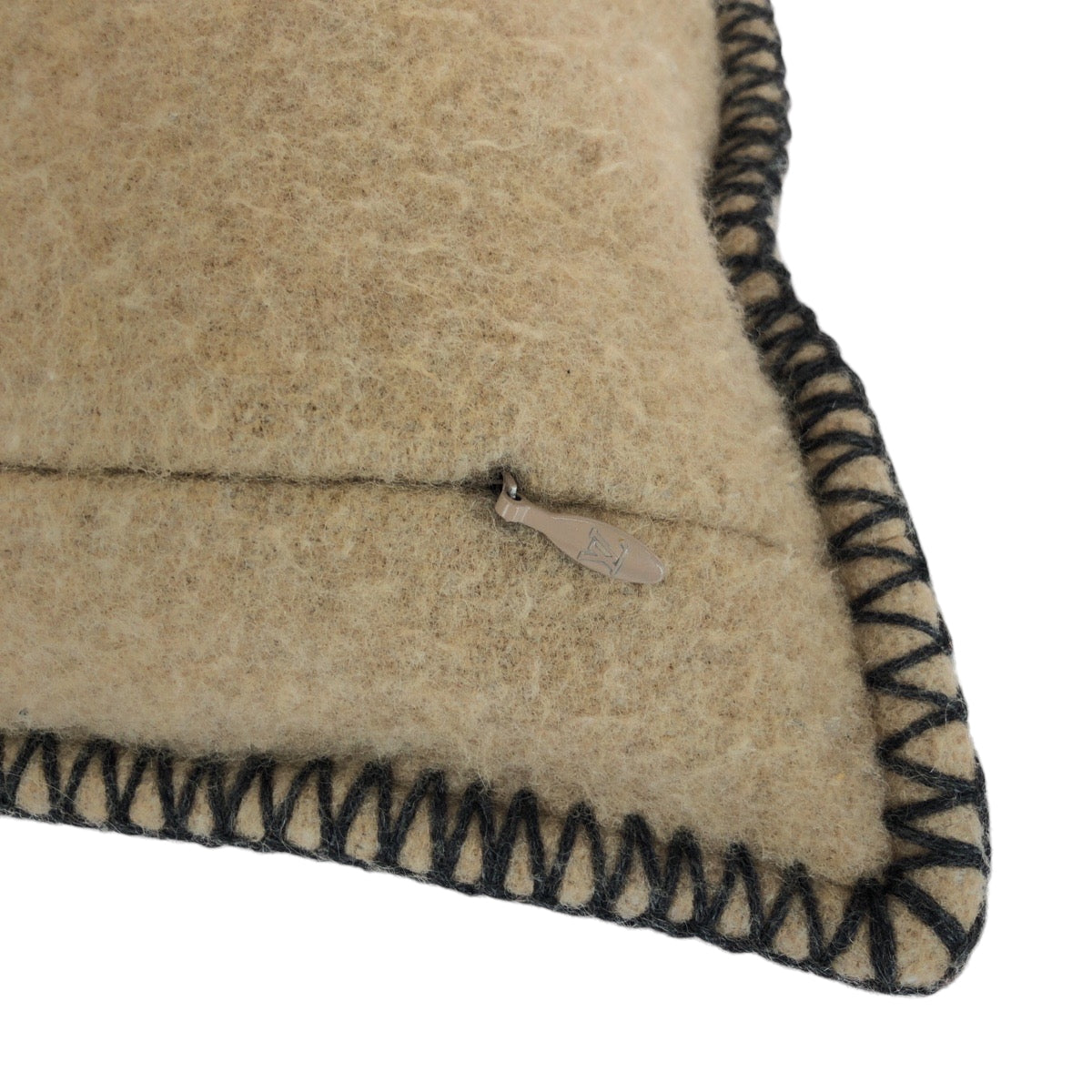 15291
 
LOUIS VUITTON Louis Vuitton Cashmere Logo Brown Gray Cashmere R99304 Interior Cushion Women's