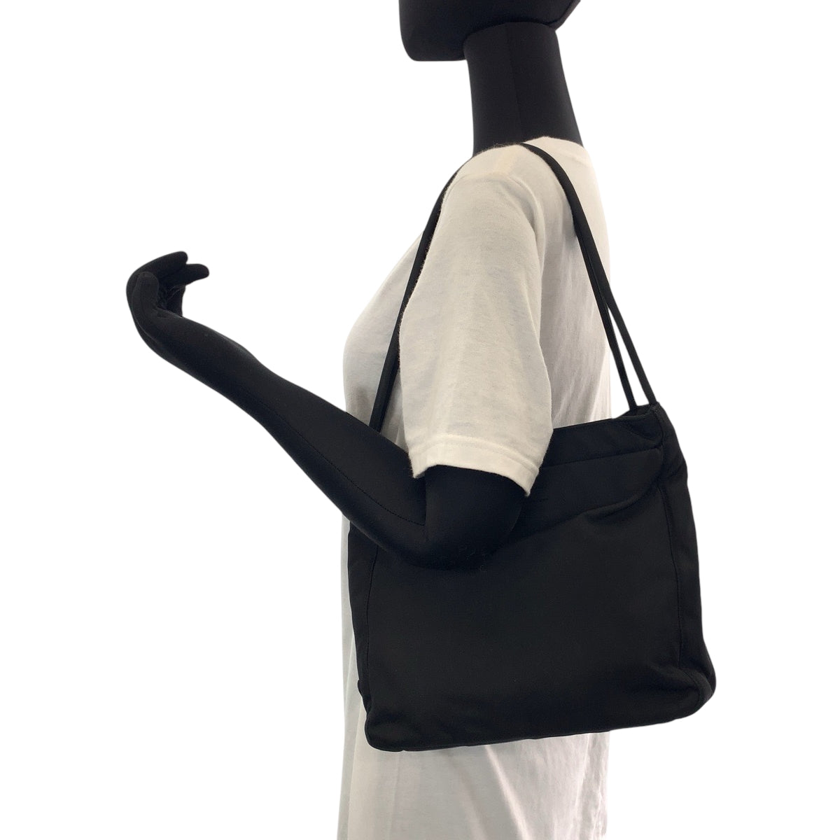 15302
PRADA プラダ テスート 三角ロゴプレート ブラック 黒  シルバー金具 ナイロン トートバッグ ハンドバッグ  レディース ABP16