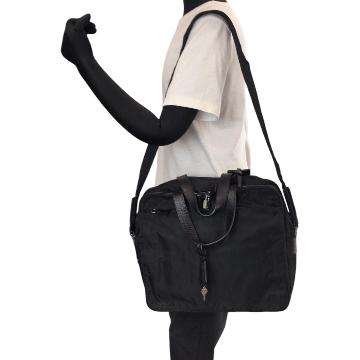 15315
PRADA プラダ テスート 三角ロゴプレート ブラック 黒 シルバー金具 ナイロン ショルダーバッグ ビジネスバッグ 2way  メンズ
