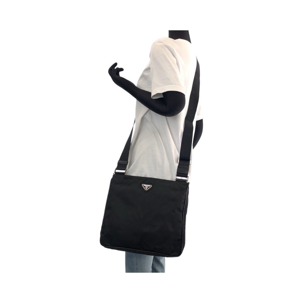 15319
PRADA プラダ テスート サフィアーノ 三角ロゴプレート ブラック 黒 シルバー金具 ナイロン / レザー ショルダーバッグ ポシェット  メンズ AB39
