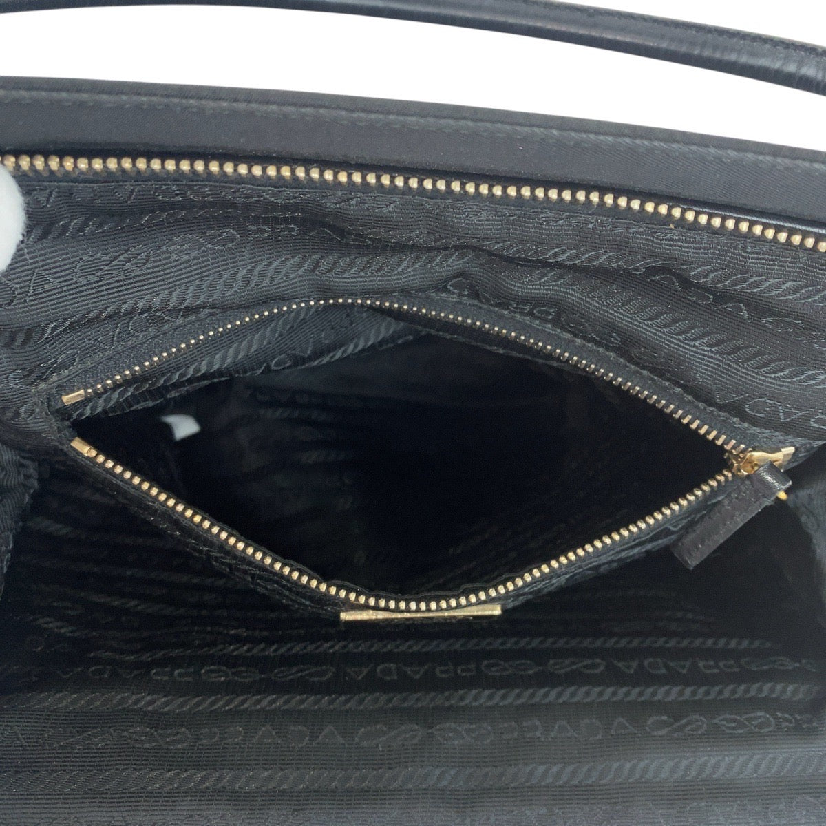 15352
PRADA プラダ テスート 三角ロゴプレート ブラック 黒 ゴールド金具 ナイロン / レザー トートバッグ ハンドバッグ  レディース ABP33