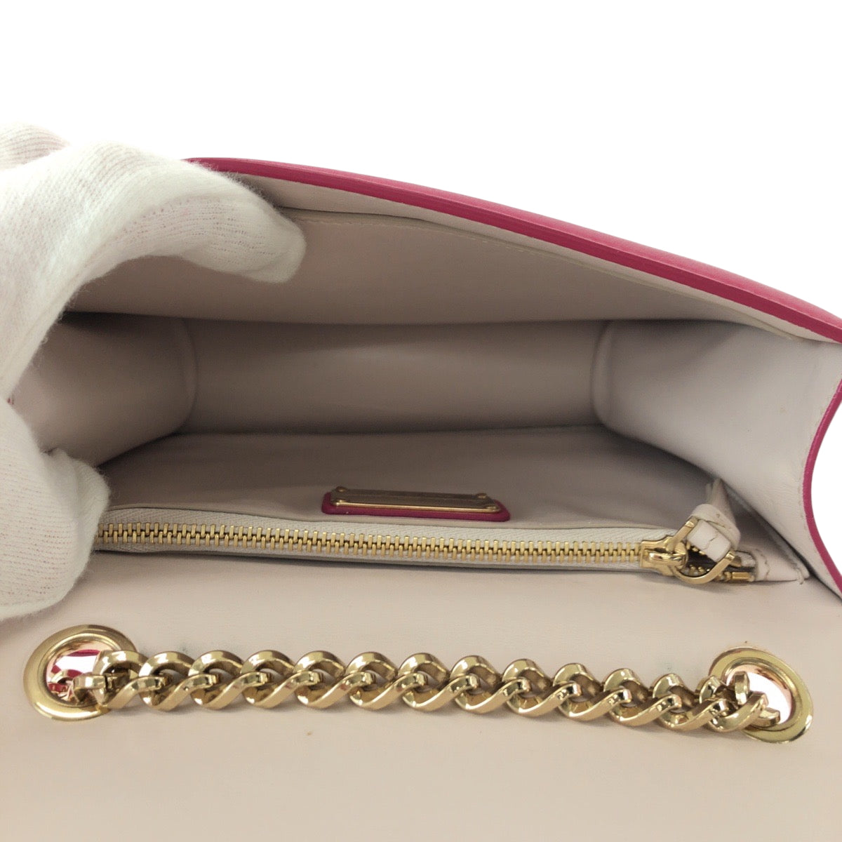 15356
Salvatore Ferragamo サルヴァトーレフェラガモ ヴァラ ピンク ゴールド金具 レザー チェーンショルダーバッグ ポシェット  レディース