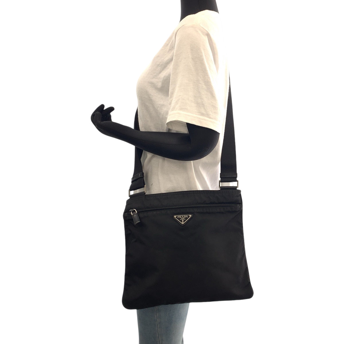 15365
PRADA プラダ テスート 三角ロゴプレート ブラック 黒 シルバー金具 ナイロン ショルダーバッグ ポシェット  メンズ ABP26