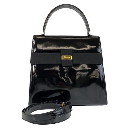 15371
Salvatore Ferragamo サルヴァトーレフェラガモ ヴァラリボン ブラック 黒 ゴールド金具 パテントレザー ハンドバッグ ショルダーバッグ 2way  レディース