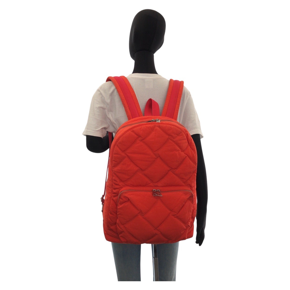 15374
BOTTEGAVENETA ボッテガヴェネタ マキシイントレチャート レッド シルバー金具 ナイロン リュック バッグパック男女兼用  レディース