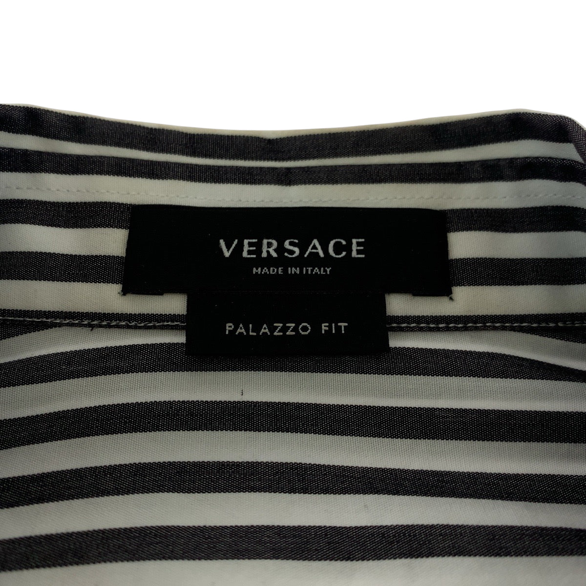15413
VERSACE ヴェルサーチ メデューサ サイズ39 グレー ホワイト コットン A87413 長袖シャツ ストライプシャツ  メンズ