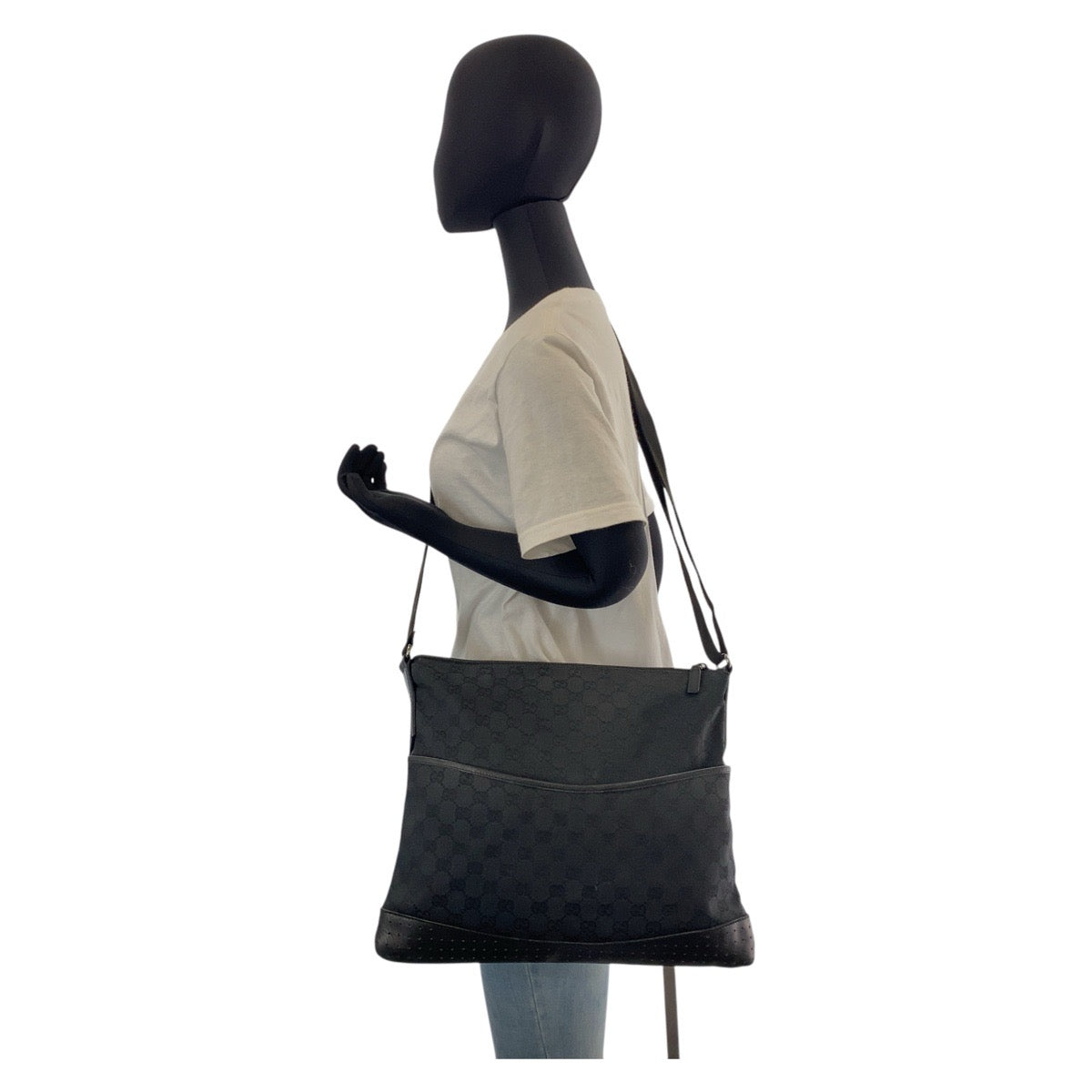 15439
GUCCI グッチ ブラック 黒 GGキャンバス / レザー 145355 ショルダーバッグ メッセンジャーバッグ  レディース