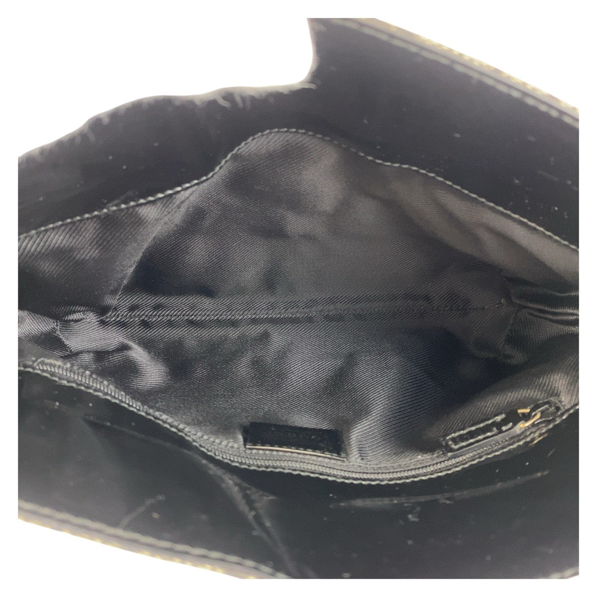 15461
GUCCI グッチ ブラック 黒 ゴールド金具 GGキャンバス / エナメル 14147 ショルダーバッグ  レディース