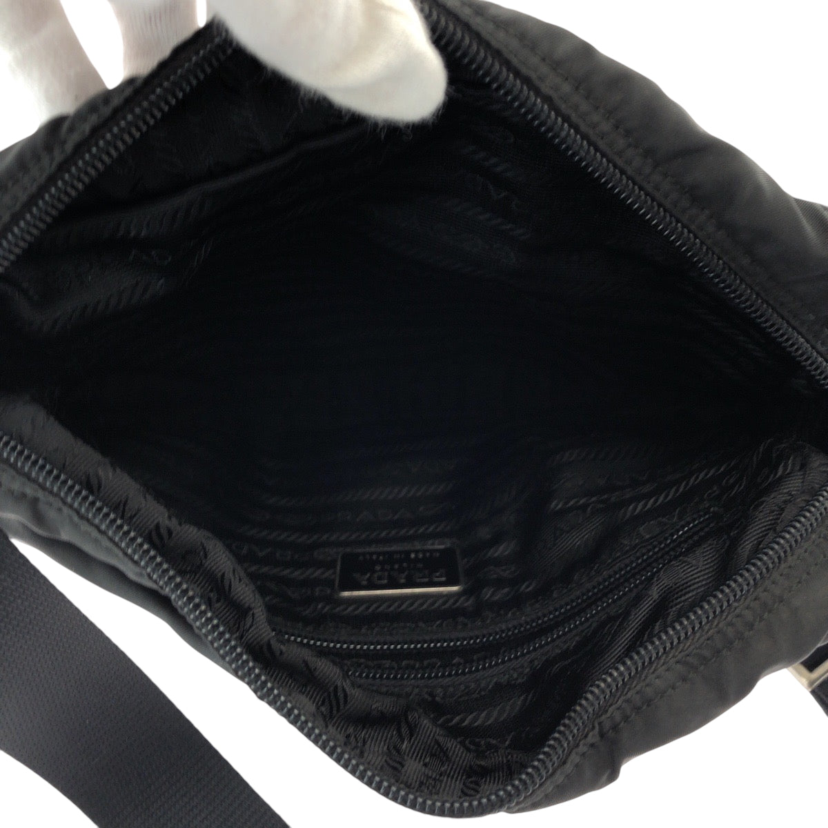 15502
PRADA プラダ テスート 三角ロゴプレート ブラック 黒 シルバー金具 ナイロン B9061 ショルダーバッグ ポシェット  メンズ