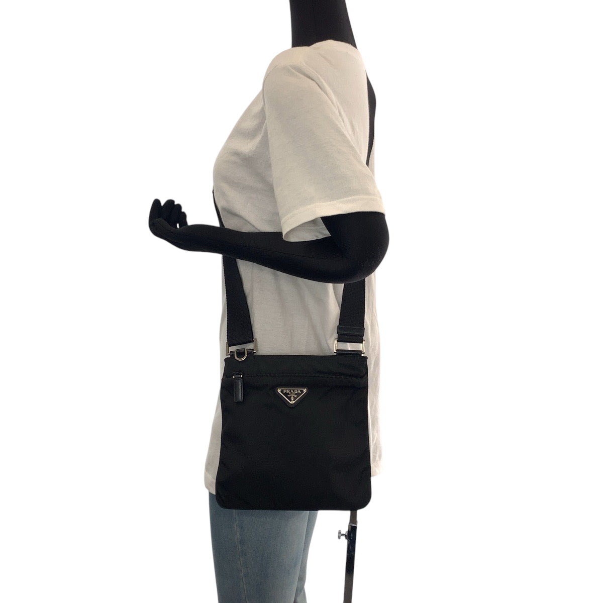 15517
PRADA プラダ テスート 三角ロゴプレート ブラック シルバー金具 ナイロン ショルダーバッグ サコッシュ 男女兼用  メンズ