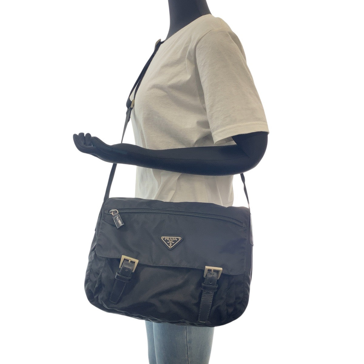 15522
PRADA プラダ テスート 三角ロゴプレート ブラック 黒 シルバー金具 ナイロン ショルダーバッグ メッセンジャーバッグ  レディース AB26