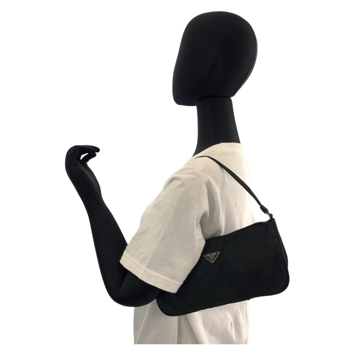 15525
PRADA プラダ テスート 三角ロゴプレート ブラック 黒 シルバー金具 ナイロン ショルダーバッグ ハンドバッグ アクセサリーポーチ  レディース
