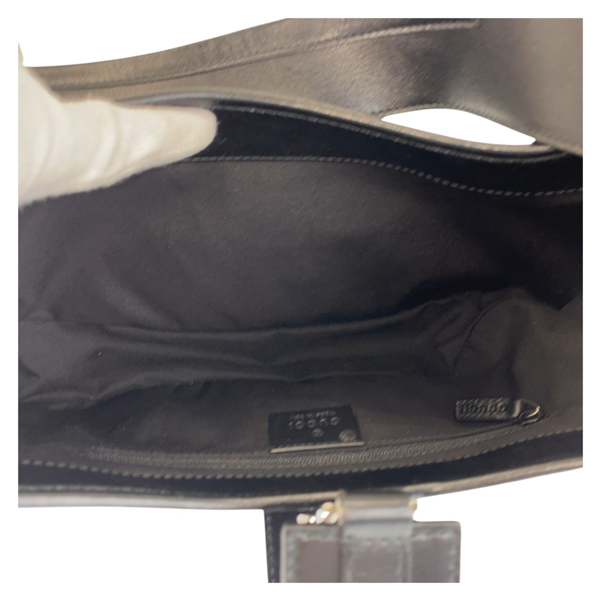 15528
GUCCI グッチ ブラック 黒 レザー 143747 ショルダーバッグ  レディース