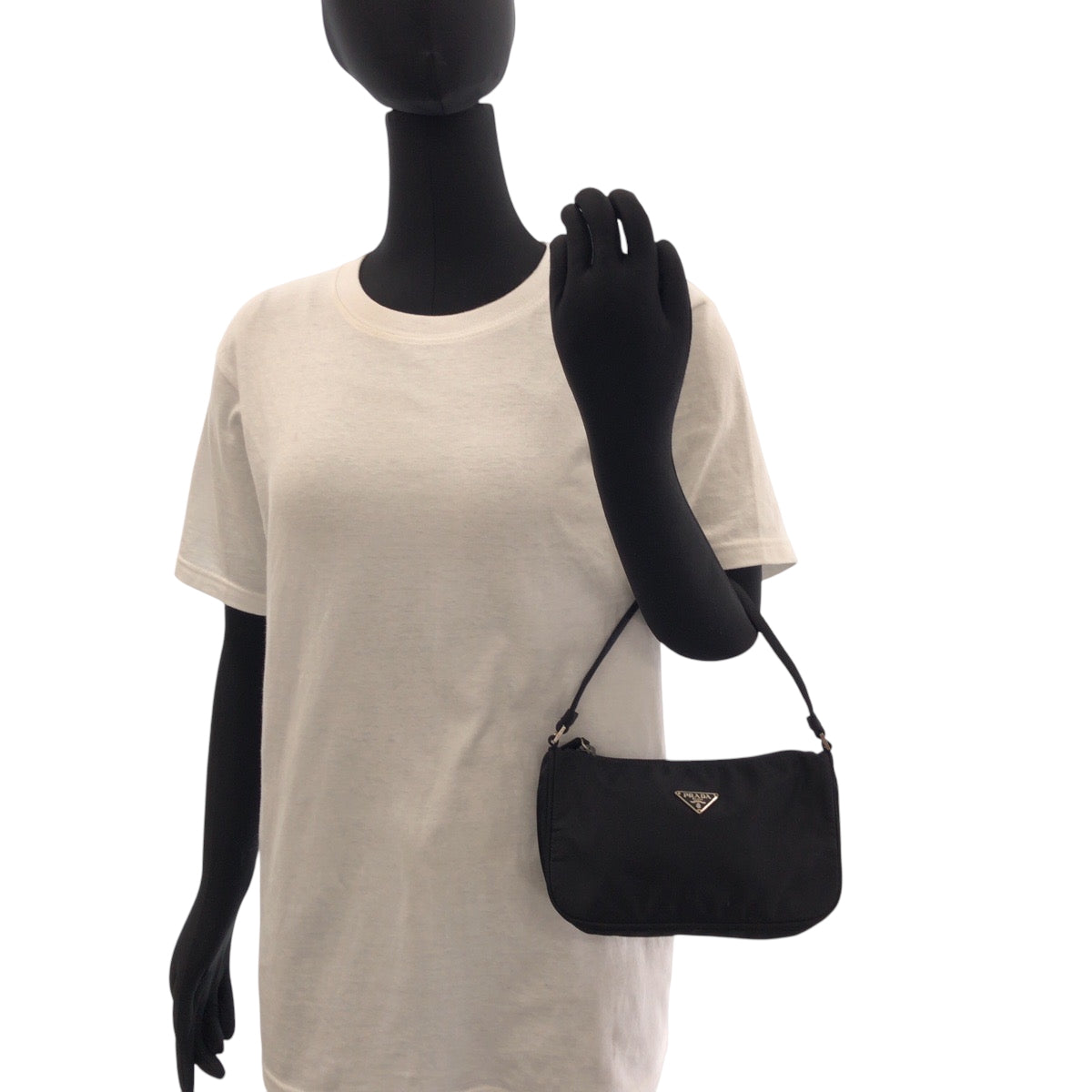 15543
PRADA プラダ テスート 三角ロゴプレート ブラック 黒 シルバー金具 ナイロン ハンドバッグ アクセサリーポーチ  レディース