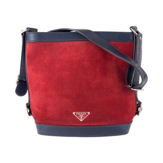 15561
PRADA プラダ 三角ロゴプレート レッド ネイビー シルバー金具 スウェード / レザー ショルダーバッグ ポシェット  レディース