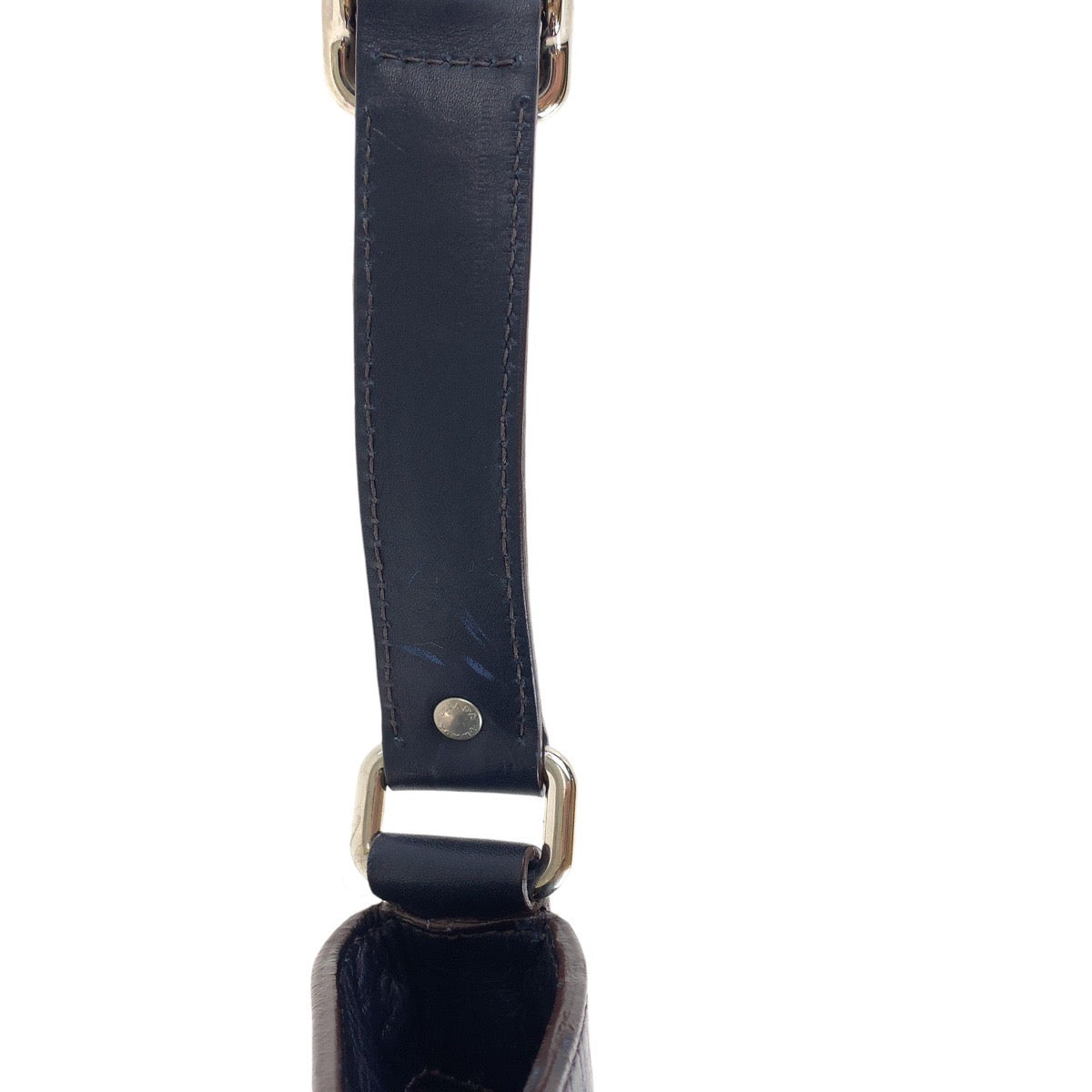 15561
PRADA プラダ 三角ロゴプレート レッド ネイビー シルバー金具 スウェード / レザー ショルダーバッグ ポシェット  レディース