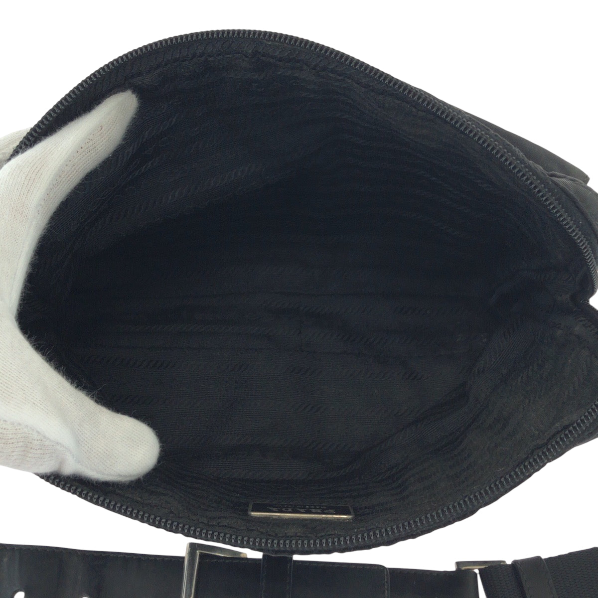 15567
PRADA プラダ テスート 三角ロゴプレート ブラック 黒 シルバー金具 ナイロン BM0008 ウエストバッグ バムバッグ  レディース