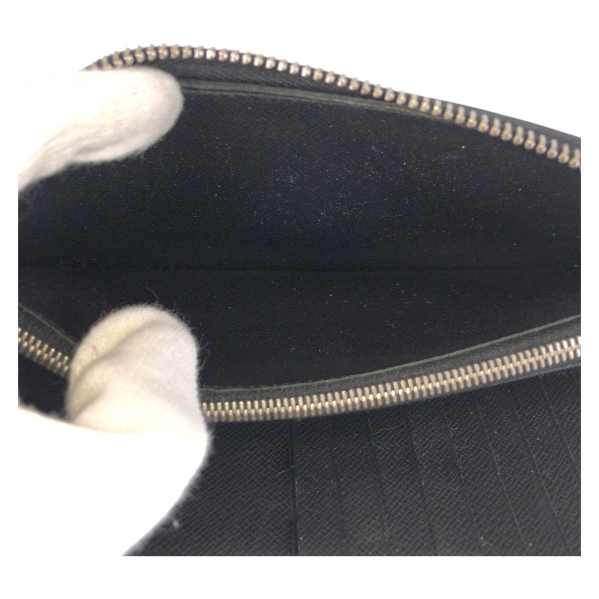 15631
LOUIS VUITTON ルイヴィトン タイガ ジッピーウォレット ヴェルティカル ブラック 黒 シルバー金具 レザー M30317 長財布 ロングウォレット  メンズ