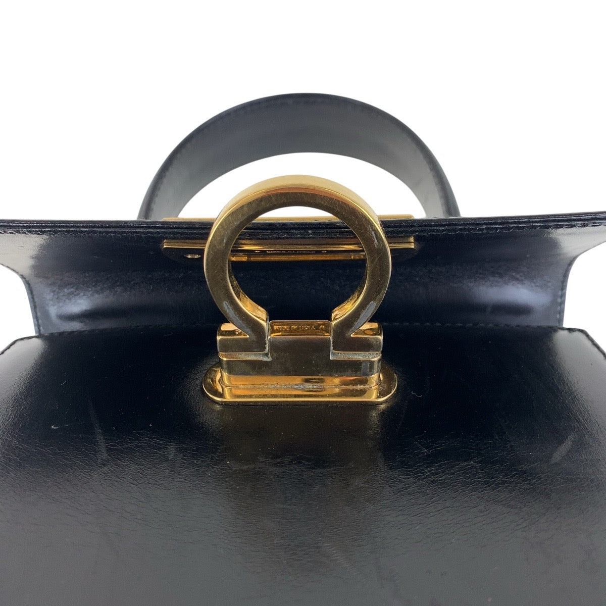 15646
Salvatore Ferragamo サルヴァトーレフェラガモ ガンチーニ ブラック 黒 ゴールド金具 レザー ハンドバッグ  レディース