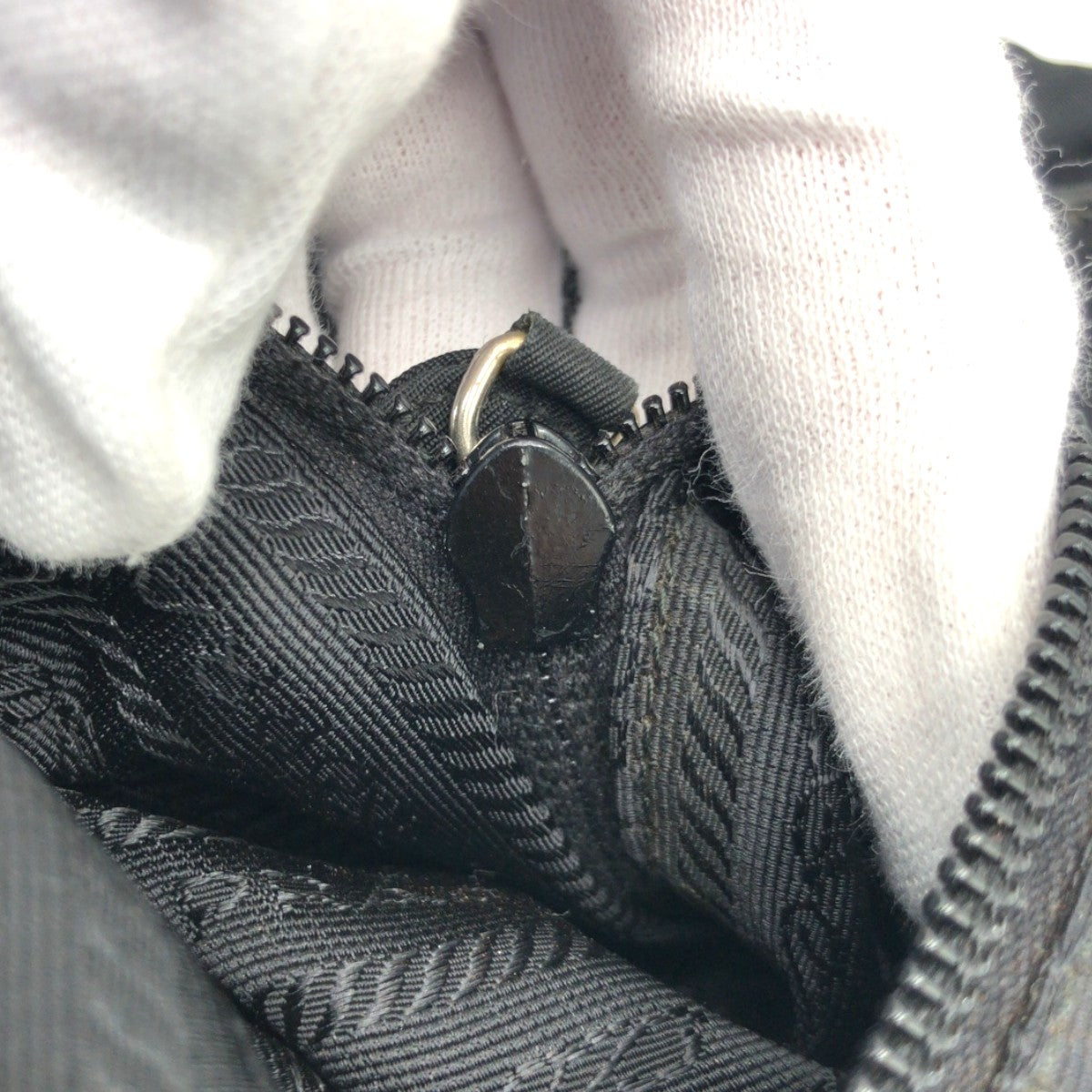 15720
PRADA プラダ テスート 三角ロゴ ブラック 黒 ナイロン ハンドバッグ トートバッグ レディース ABP