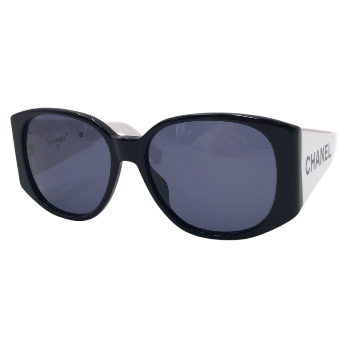 15722
 CHANEL Vintage Bicolor Black White Plastic 05251 C0229 Sunglasses Butterfly Women's