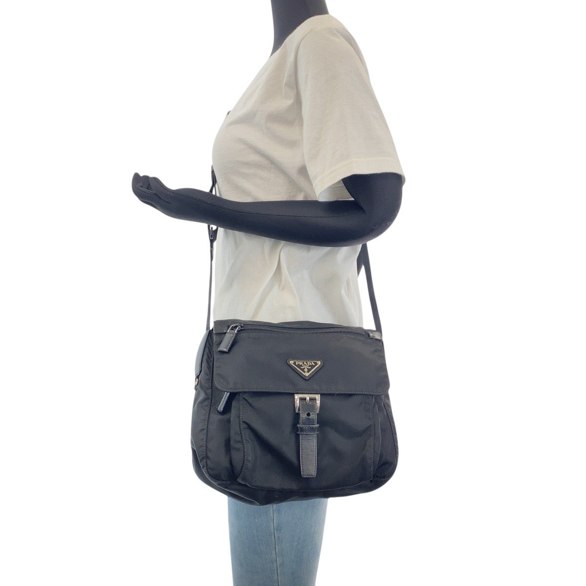 15728
PRADA プラダ テスート 三角ロゴプレート ブラック 黒 シルバー金具 ナイロン 斜め掛け ショルダーバッグ 男女兼用  レディース AB32